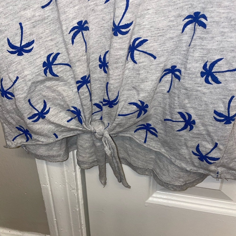 Palm Tree Tank - Picture 3 of 3
